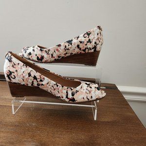 Clarks Artisan Peep-Toe Vendra Daisy Wedge Sandals - 8M